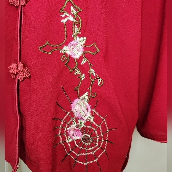 80s Embroidered Red Asian Top - Picture 7 of 11